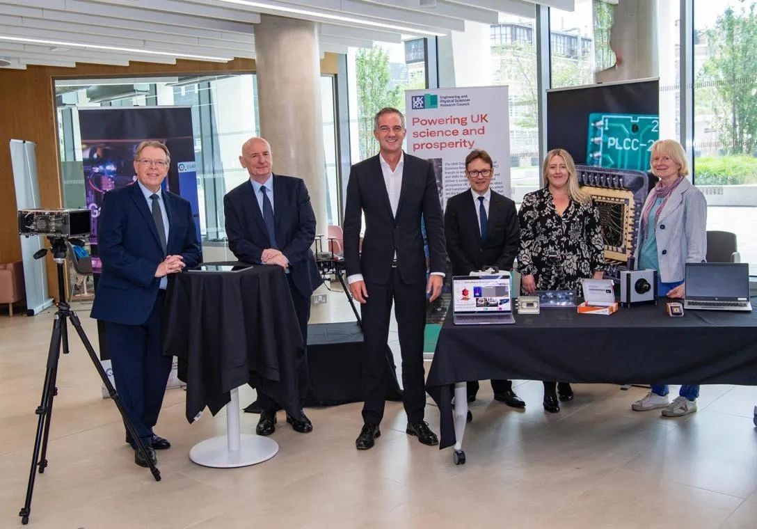Pictured: Quentin Pankhurst (bio hub), Gerald Buller (IQN), Peter Kyle MP, Douglas Paul (PNT), Kirsty Annand (QuantIC/Quantum sensing and timing), Viv Kendon (Q Computing)