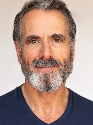 Steven Skybell Headshot
