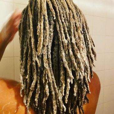 How to shampoo locs 