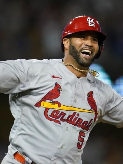 Pujols, Yadi, and Waino exit a regular season game in St. Louis together  one final time! 