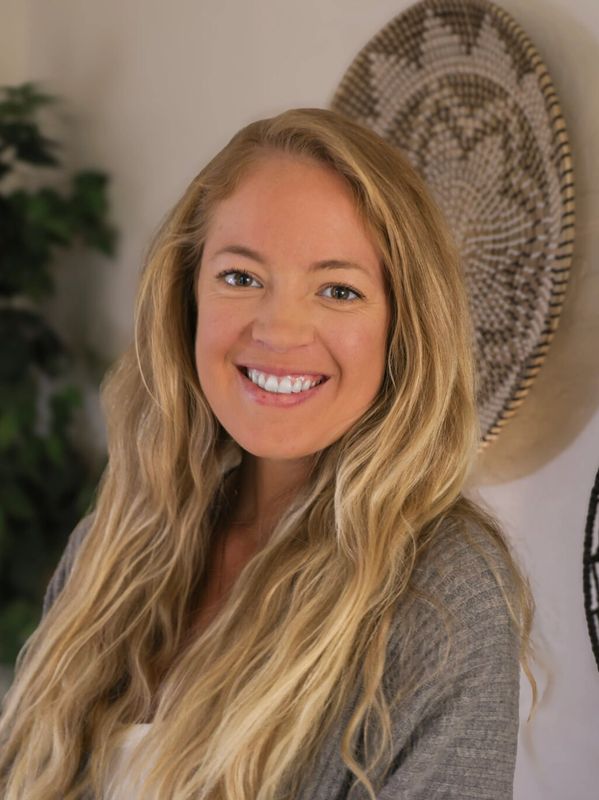 Danielle Desmet, Intern