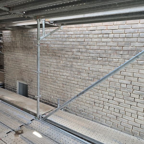 Remplacement des briques fissurées