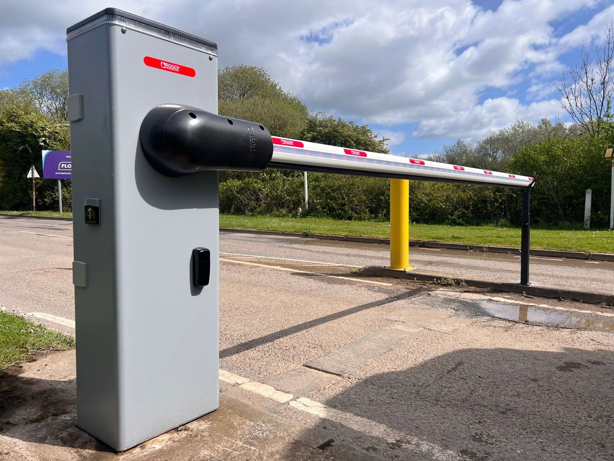 Entrance car parking barrier for HGV traffic and security 