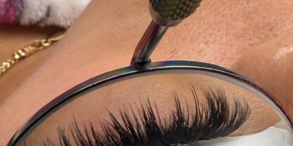 Wispy Volume Eyelash Extensons