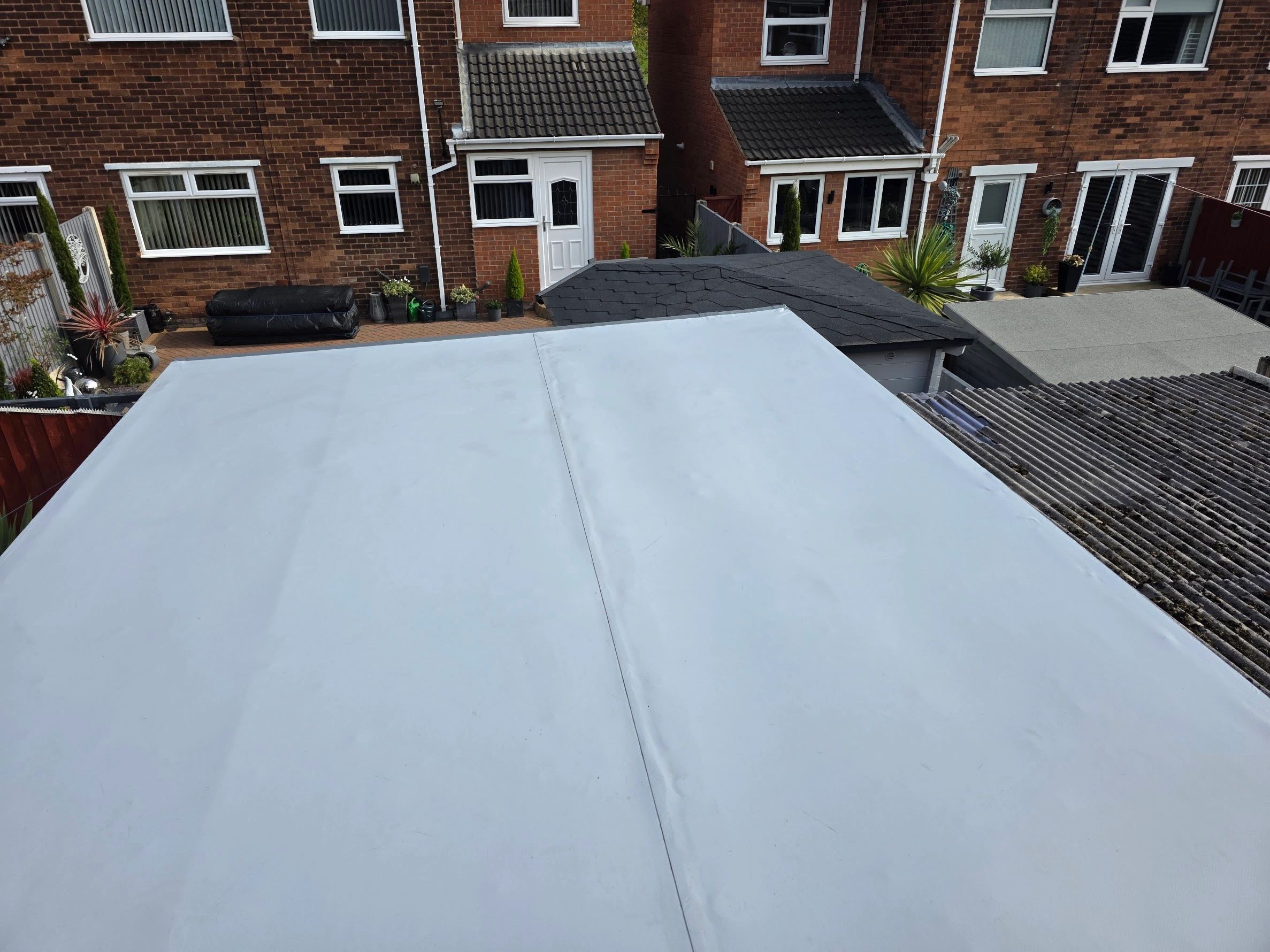 How Long Do Flat Roofs Last? The Complete Lifespan Guide 2024