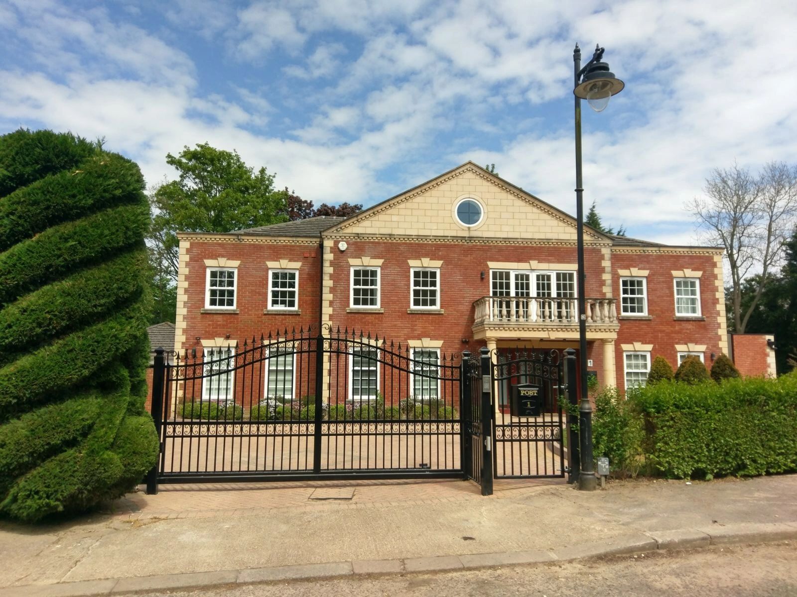 Automatic Gates Driveway Gates Electric Gates London, Surrey, Kent