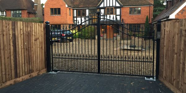 Automatic driveway gates Gerrards Cross 