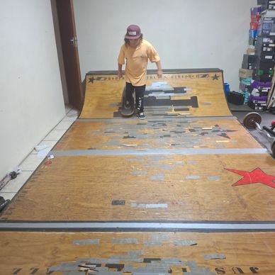skateboard ramp
