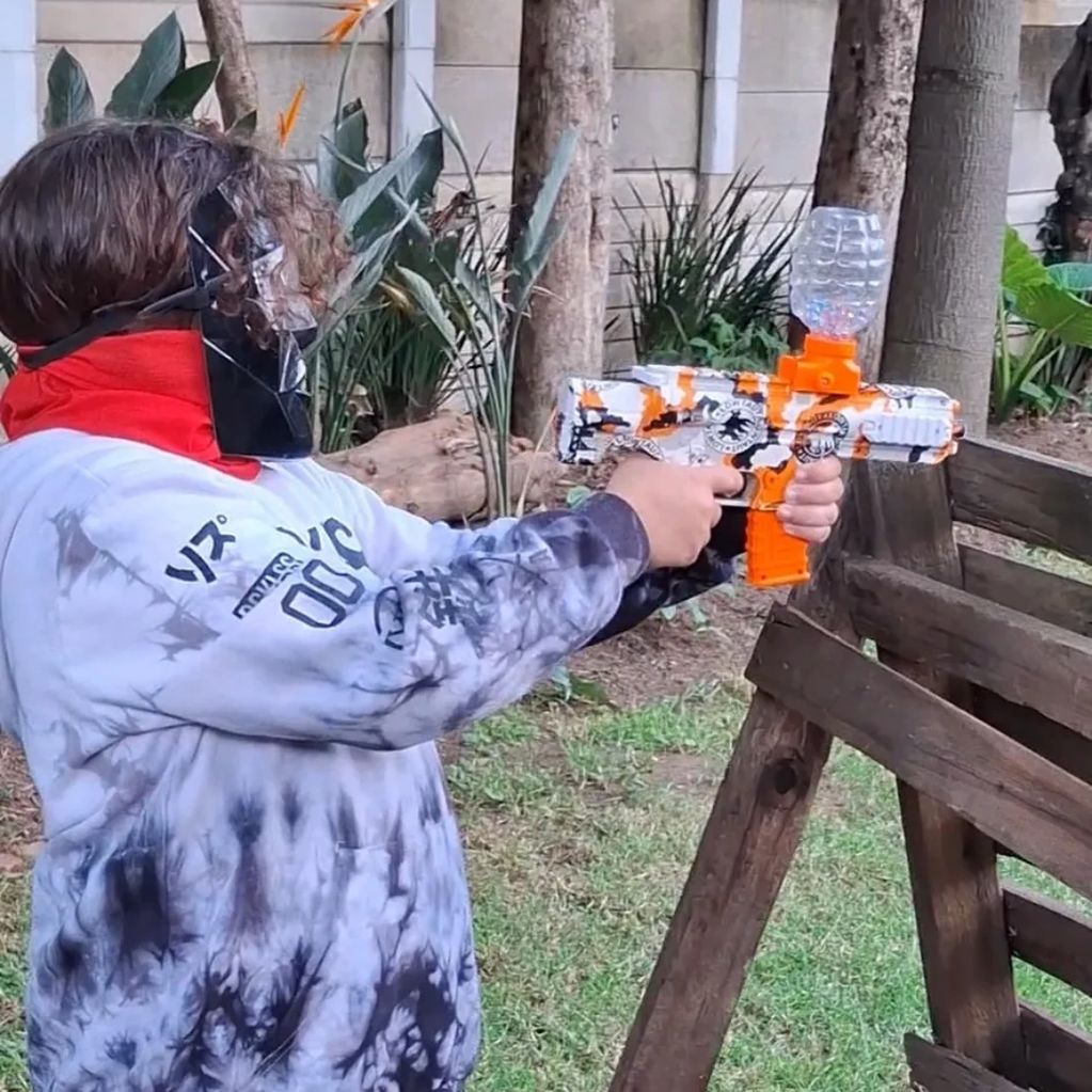 Gel kids gun for childrens parties