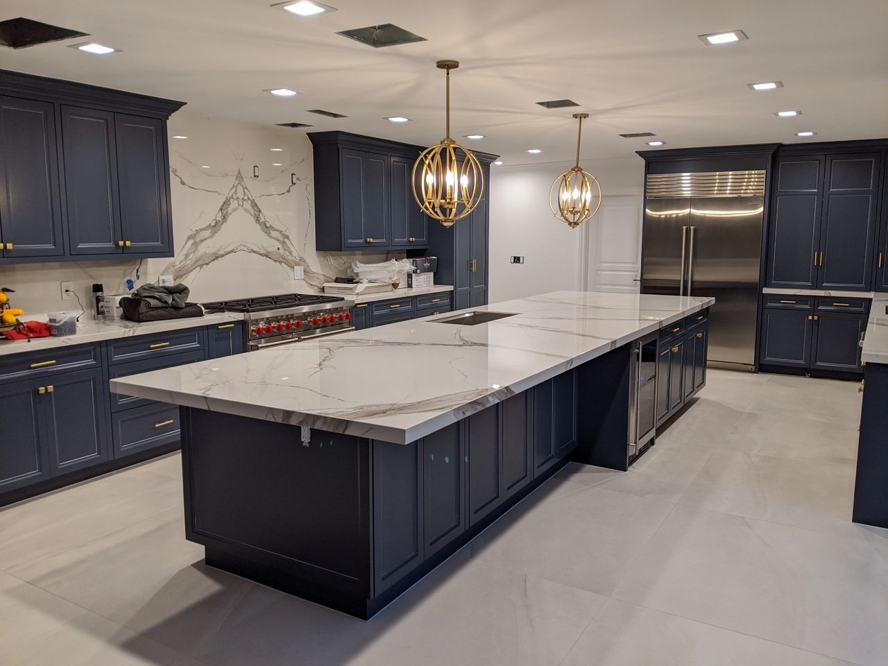 Book Matching Porcelain Slabs For Countertop And Backsplash