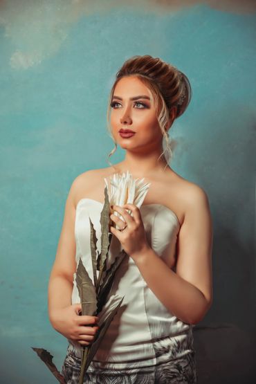 Stunning bride hairstyle before wedding ceremony in North York