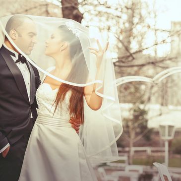Elegant wedding couple portrait in Toronto by TiasamStudio