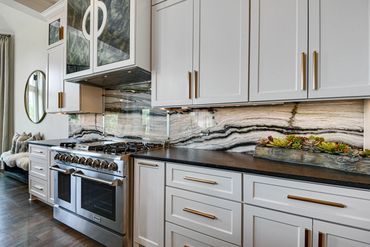 Kitchen - kitchen appliances - backsplash