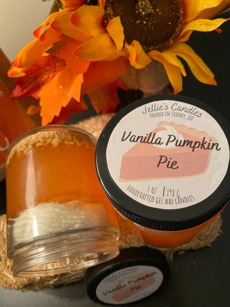 Vanilla pumpkin pie made with 100% wax!