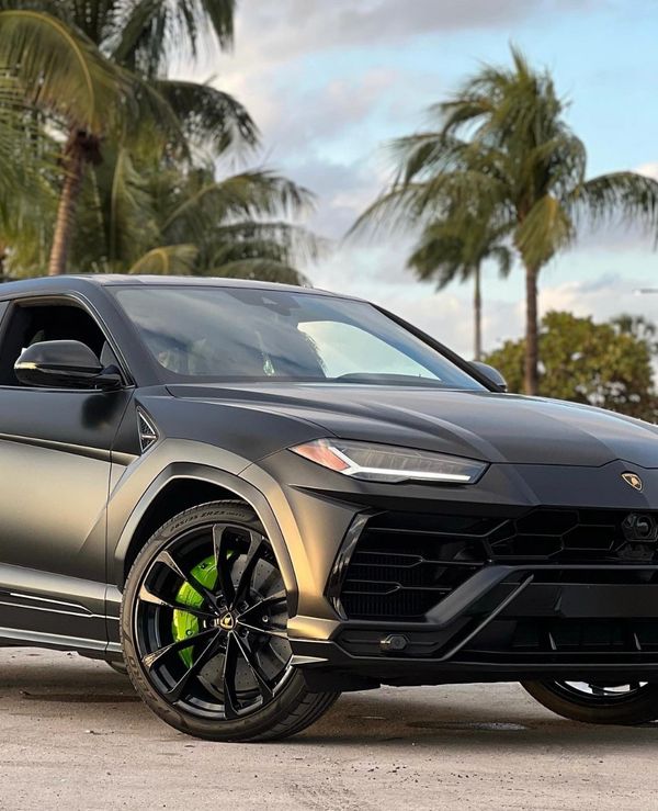 LAMBORGINI URUS