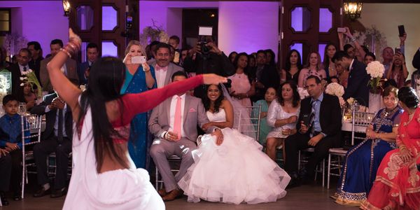 BOLLYWOOD FUSION DANCER WEDDING 