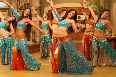 BOLLYWOOD DANCERS 