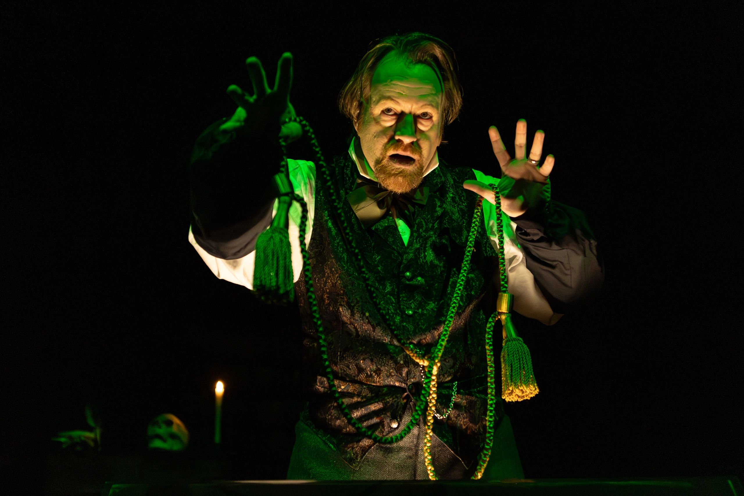 THEATRE REVIEW RedBird Gifts Us a Solo 