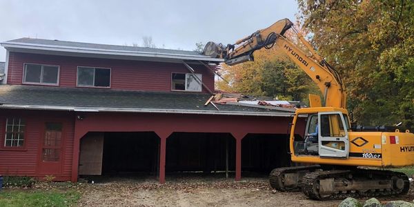 Por mucho que amemos la rica historia y las sorpresas ocultas en nuestras viejas estructuras, a vece