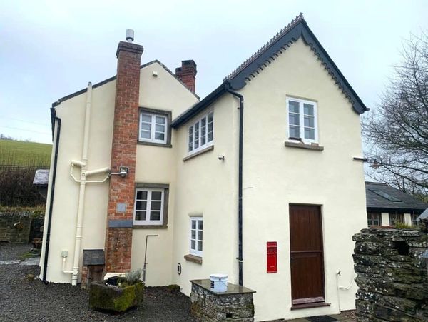 Exterior painting in Worcester – house exterior finished in light colour