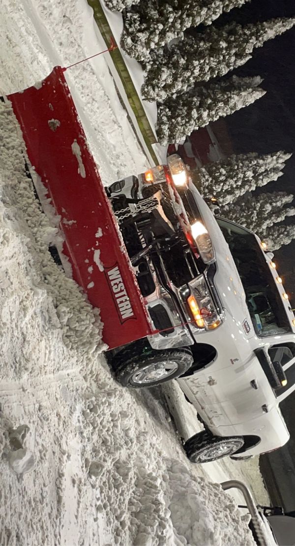 snow plowing services

commercial snow plowing

residential snow removal

driveway snow plowing

parking lot snow removal

winter maintenance services