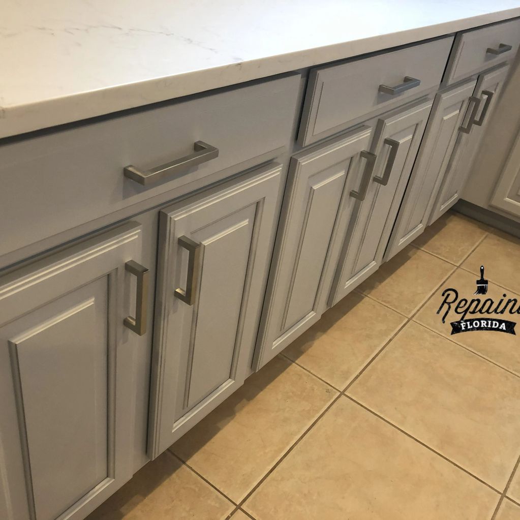  painting of cabinets in Lake Mary Fl Heathrow comunity