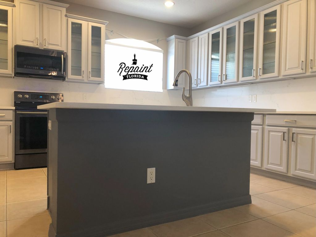  painting of cabinets in Lake Mary Fl Heathrow comunity