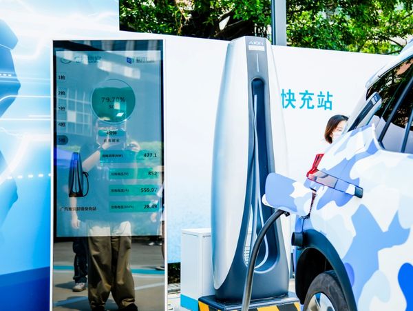 為多元商業場景提供全方位能源支援，滿足CPO（充電運營商）、車隊管理、零售&酒店業、商業停車場等領域的動態化需求。