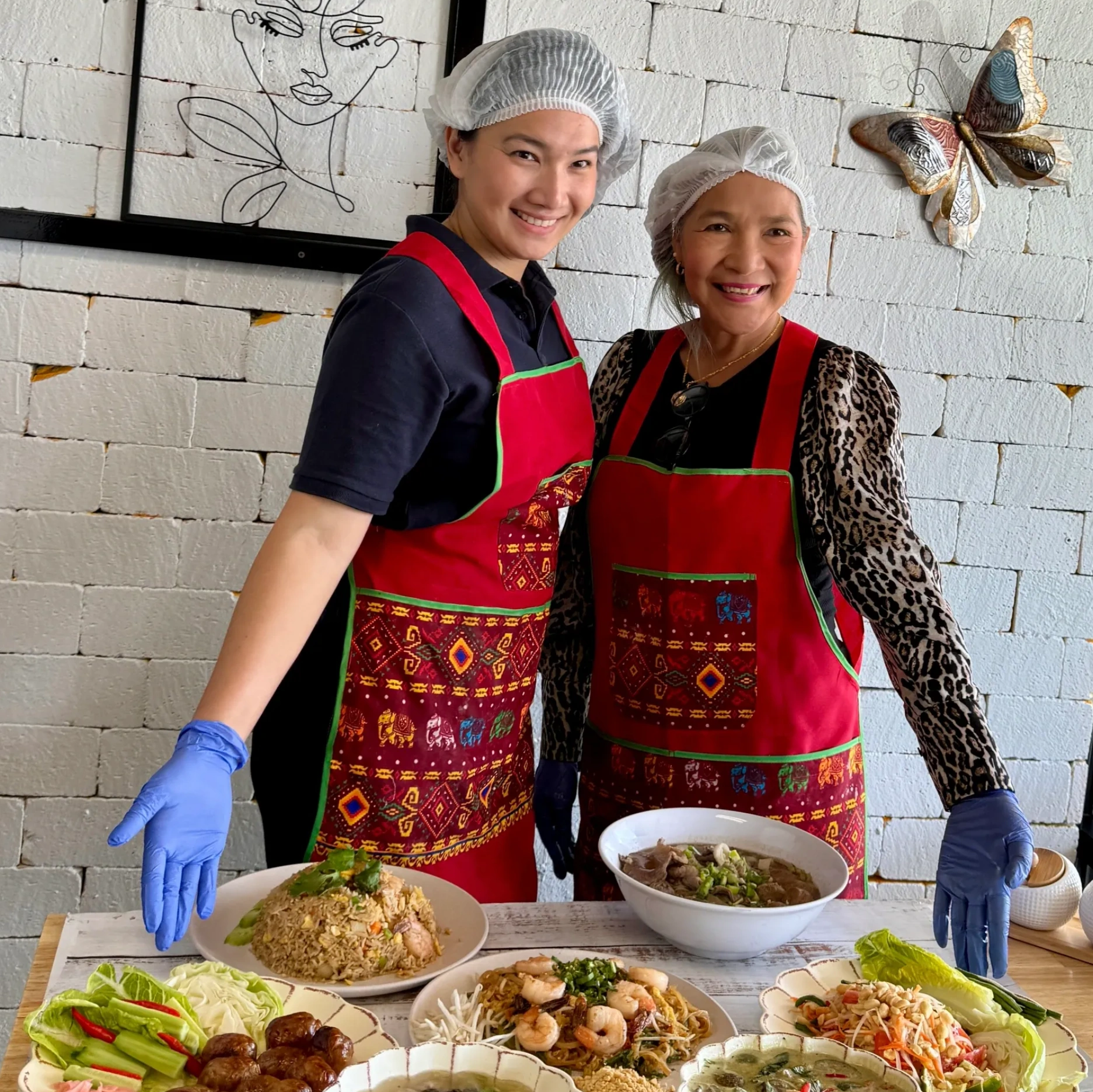 Muanfan Shoatnanon and her daughter Natcha Passa. 