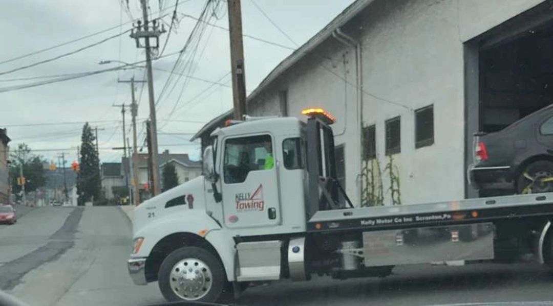 Kelly Towing - Green Ridge logo