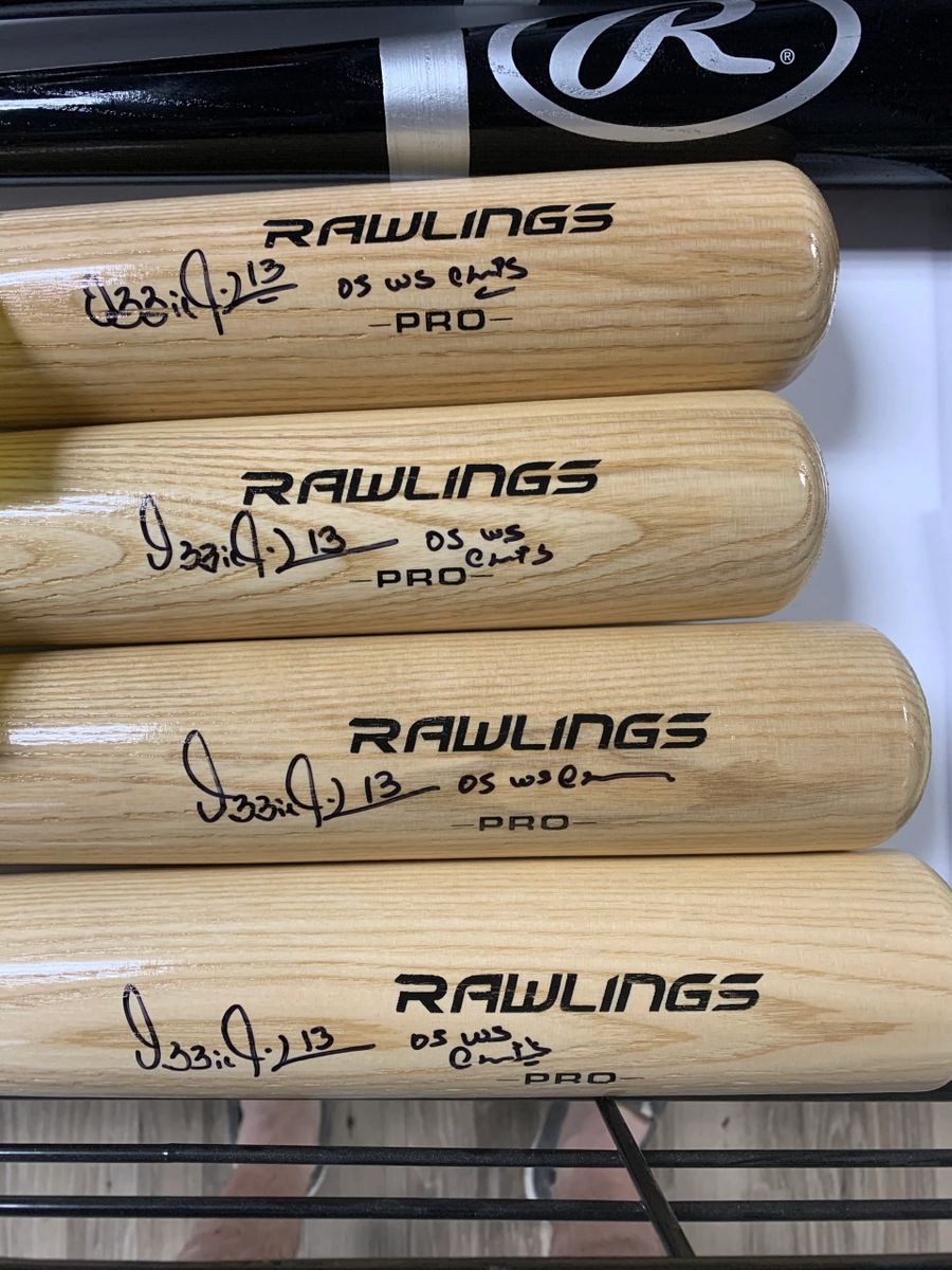 Ozzie Guillen Signed 05 WS Champs Inscription Rawlings Official