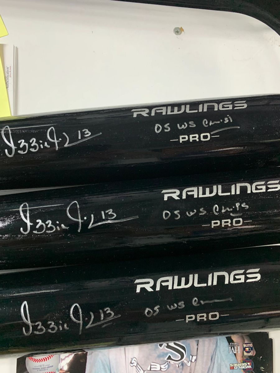 Ozzie Guillen Signed 05 WS Champs Inscription Rawlings Official