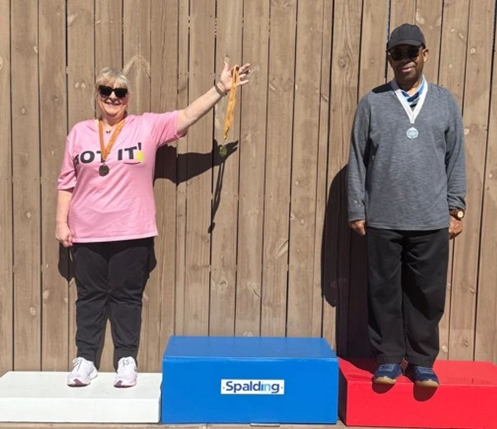 Beginner Group: 
Janelle Heinssen- Gold (Not pictured)
C. Everett - Silver
Tina Ellis – Bronze
