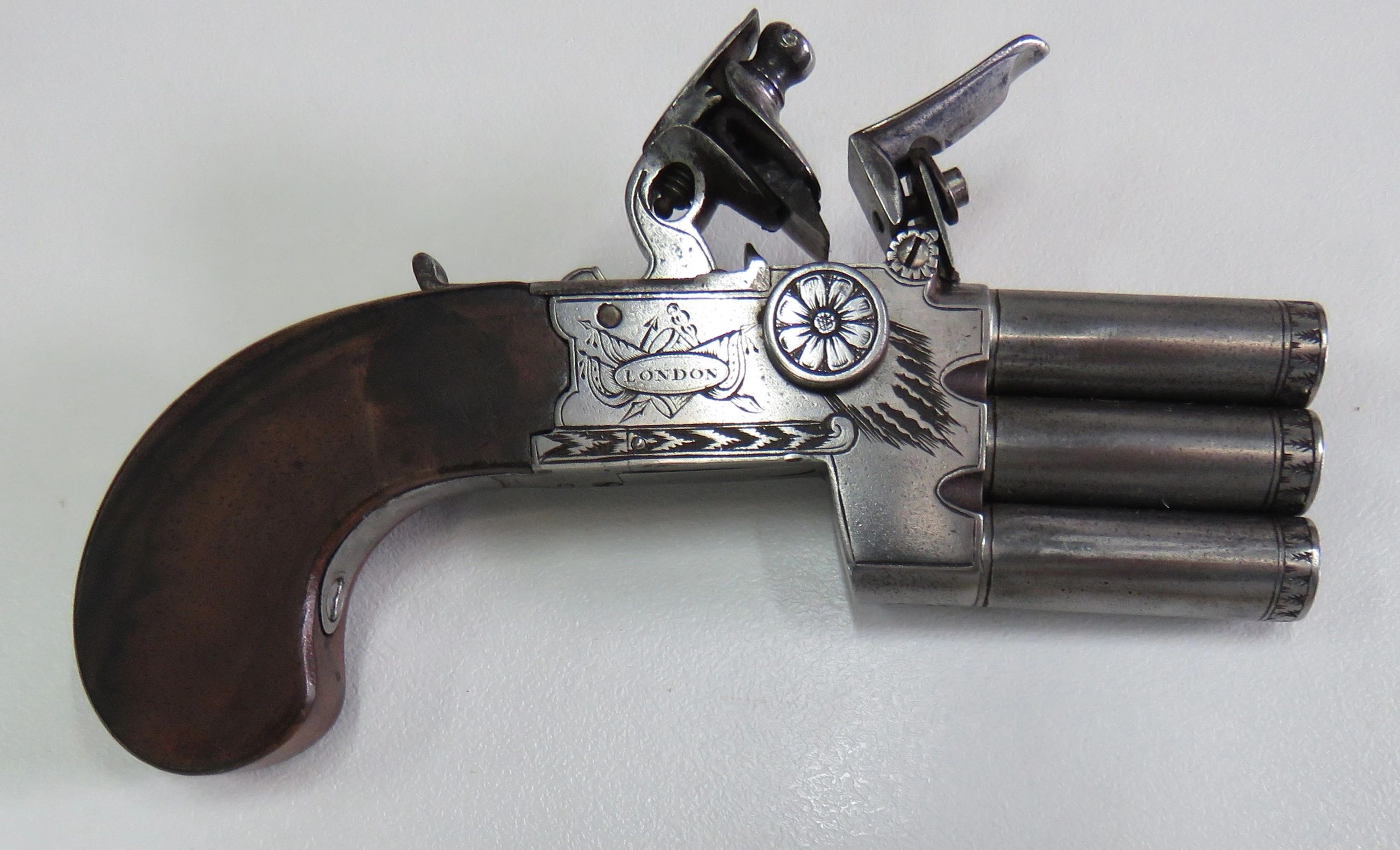 huntervalleyarmsfair.com