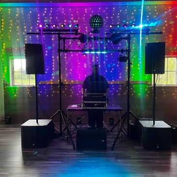  Crystal-clear audio, dynamic lighting, 
 provide seamless experience for your wedding. 