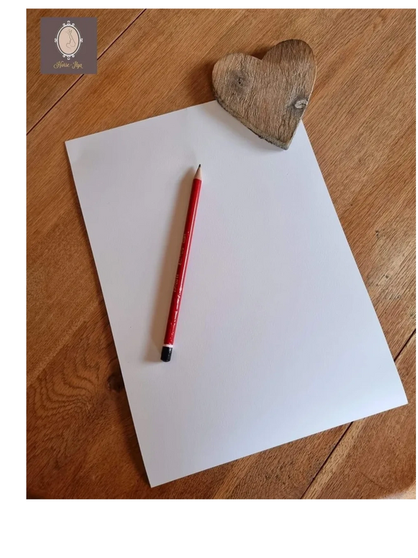 Une feuille blanche et un crayon pour 