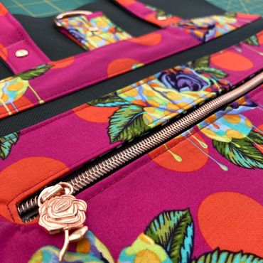 A zip close up on a handbag