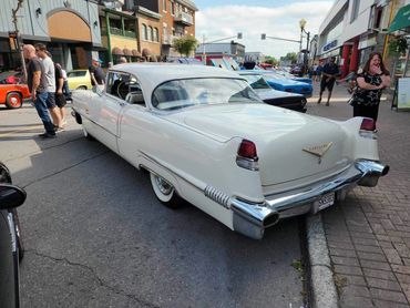 Cadillac Coupe DeVille 1956