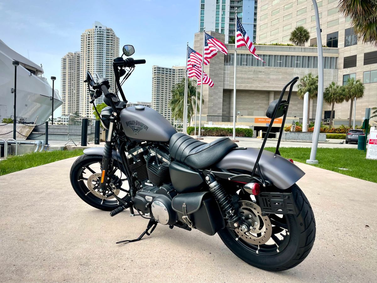 17 Harley Davidson Sportster 8 Iron