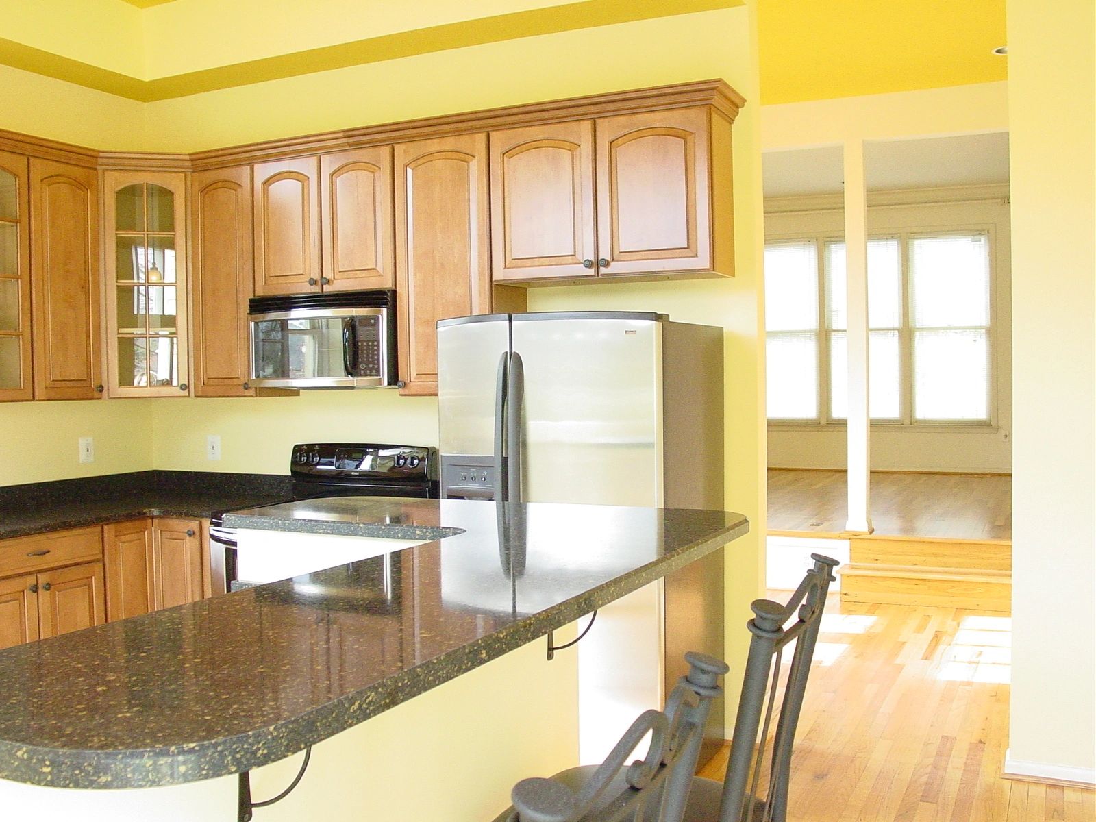 Reston townhouse kitchen