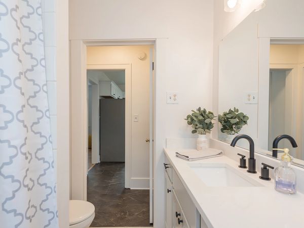 Bathroom with Quartz Countertops. Remodel and Renovations.