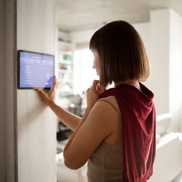   Easy Control and Monitoring.
Instant Alerts – Anywhere, Anytime