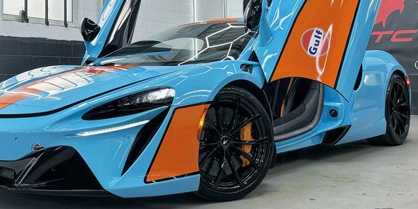 Mclaren Artura Gulf livery 
vinyl wrap professionally designed and installed by our team