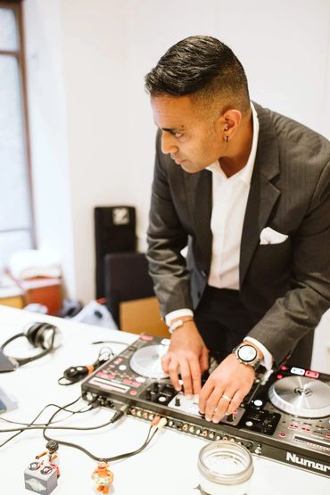 vancouver dj playing music for guests