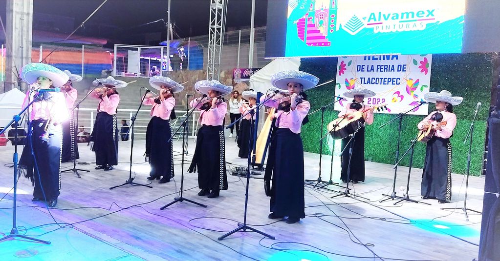 Un mariachi Femenil con estilo, con buena música