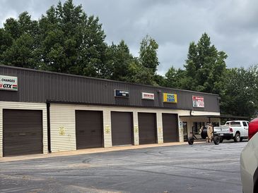 Parking lot of Mountain Automotive.  Our “regular location”