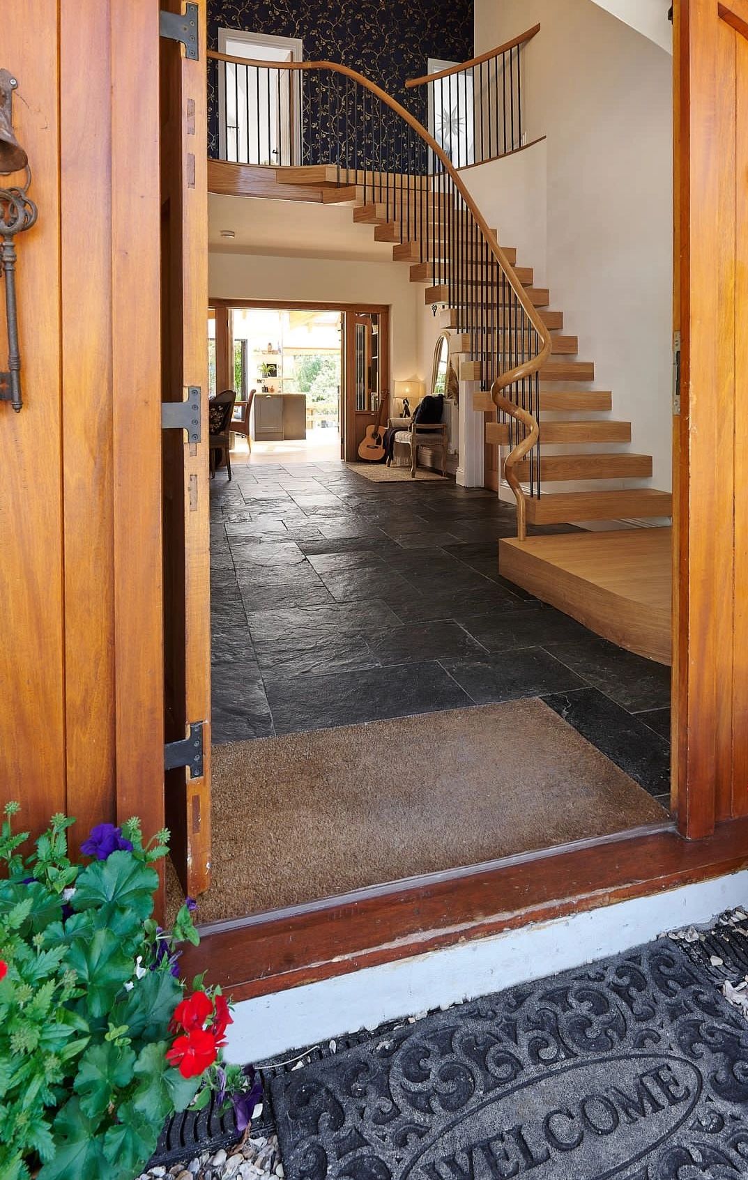 CANTILEVERED STAIRCASES, METAL STAIRCASES, BESPOKE DESIGN STAIRCASES, OPEN TREAD STAIRCASES, 