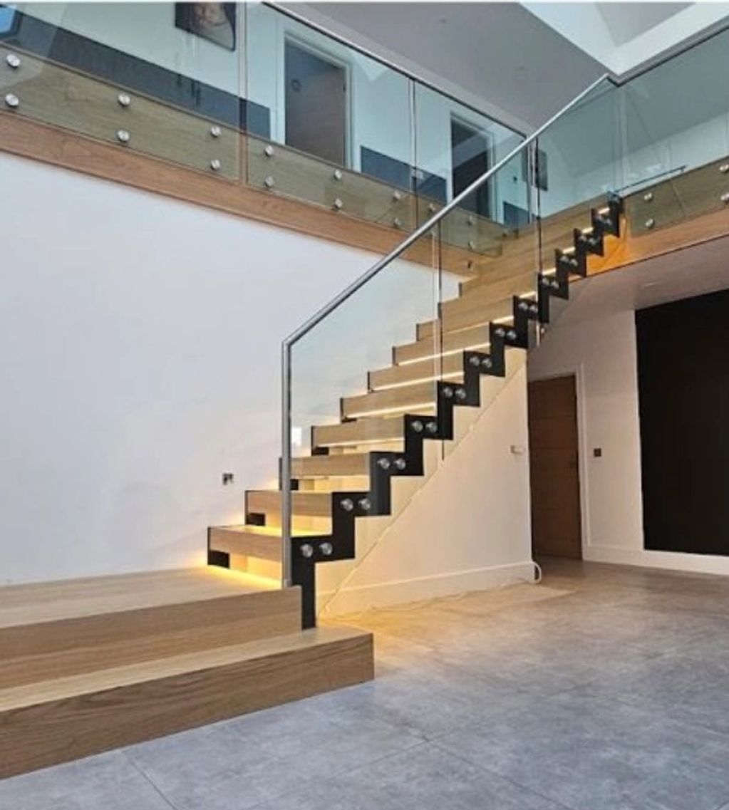 Oak Zig-Zag Staircase with Open Treads