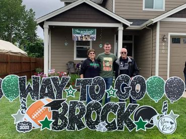 Graduation signs, yard signs, graduation yard signs, custom yard sign rental