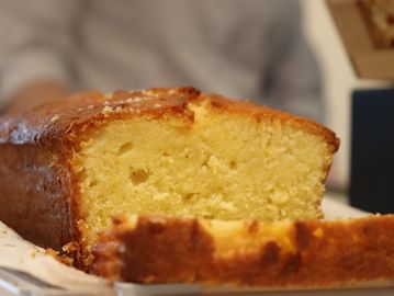 Lemon drizzle loaf